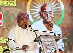 ಎಲ್ಲಾ ಗ್ರಾಮ ಪಂಚಾಯತಿಗಳಿಗೆ ಮಹಾತ್ಮಾ ಗಾಂಧಿ ಹೆಸರು: ಸಿಎಂ ಸಿದ್ದರಾಮಯ್ಯ ಘೋಷಣೆ