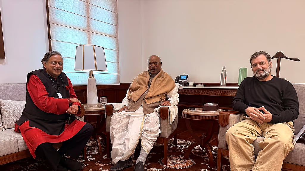 ಭಿನ್ನಾಭಿಪ್ರಾಯದ ನಡುವೆ ರಾಹುಲ್ ಗಾಂಧಿ, ಖರ್ಗೆ ಭೇಟಿ ಮಾಡಿದ ಶಶಿ ತರೂರ್; ಬಳಿಕ ಹೇಳಿದ್ದೇನು? Video