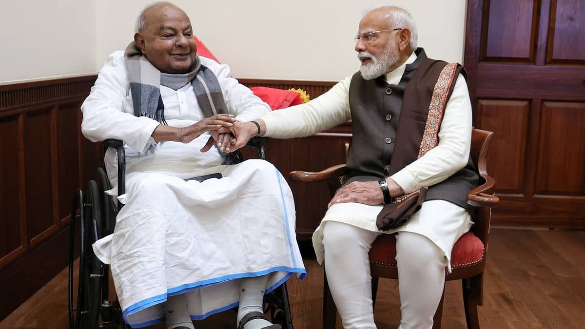 ಪ್ರಧಾನಿ ಮೋದಿ ಭೇಟಿಯಾದ ಮಾಜಿ ಪ್ರಧಾನಿ ಎಚ್.ಡಿ ದೇವೇಗೌಡ: ಬಜೆಟ್ ಅನುದಾನ ಕುರಿತು ಚರ್ಚೆ!
