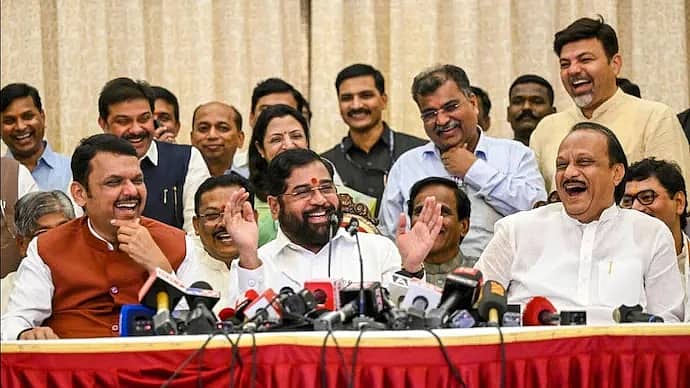 ಅಜಿತ್ ಪವಾರ್ ಪ್ರಮಾಣವಚನ ಹೇಳಿಕೆ; ಶಿಂಧೆ ಹಾಸ್ಯ-ಫಡ್ನವೀಸ್ ನಗು; ಮುದನೀಡುವ ಹಳೆಯ Video viral