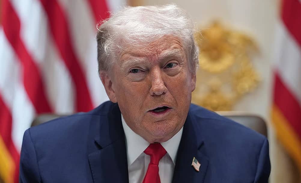 Donald Trump ಕೆನಡಾ ಮೇಲೆ ಹೊಸ ಬೆದರಿಕೆ: ವಿಮಾನದ ಮೇಲೆ ಶೇ.50 ಸುಂಕ; ಮುಂದುವರಿದ ಸಮರ