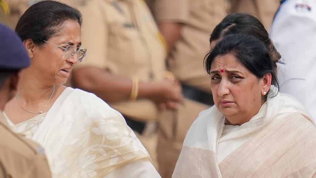 ಎನ್‌ಸಿಪಿ ಶಾಸಕಾಂಗ ಪಕ್ಷದ ನಾಯಕಿಯಾಗಿ ಸುನೇತ್ರಾ ಪವಾರ್ ಆಯ್ಕೆ, ಸಂಜೆ ಮಹಾರಾಷ್ಟ್ರ DCM ಆಗಿ ಪ್ರಮಾಣ