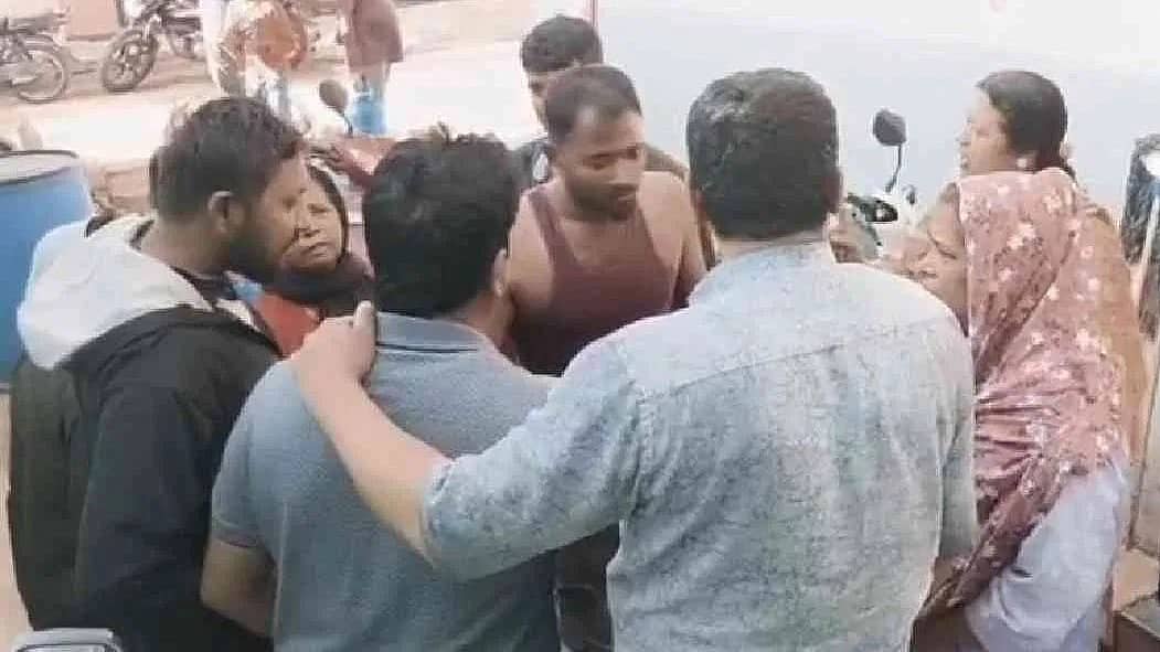ದೊಡ್ಡಬಳ್ಳಾಪುರ: ಶನಿಮಹಾತ್ಮ ದೇವಸ್ಥಾನದಲ್ಲಿ ಸುಪ್ರಭಾತ ಹಾಡು ಹಾಕಿದ್ದಕ್ಕೆ ಮುಸ್ಲಿಂ ಯುವಕನಿಂದ ಗಲಾಟೆ, Video Viral