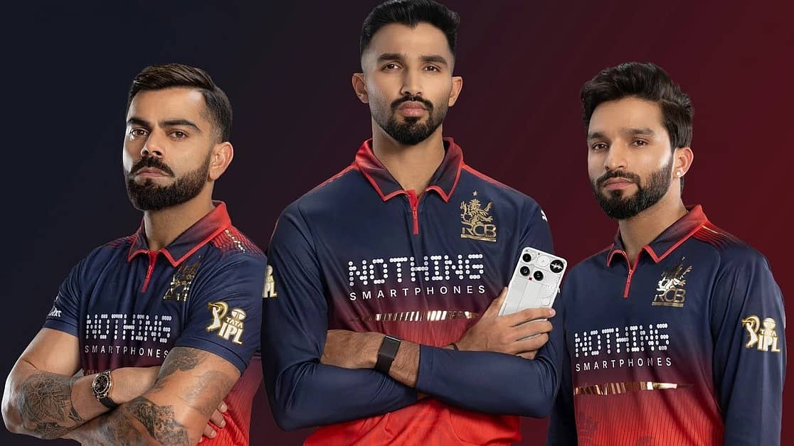2026ರ ಐಪಿಎಲ್ ಗಾಗಿ RCB ಜೆರ್ಸಿ ಅನಾವರಣ; ಹೊಸ ಋತುವಿಗೆ ವಿಶಿಷ್ಟ ಲೋಗೋ, ಸ್ಟಾರ್ ಪ್ರತ್ಯಕ್ಷ!