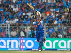 T20 World Cup 2026: 77ಕ್ಕೆ 6 ವಿಕೆಟ್ ನಷ್ಟ; ಭಾರತದ ಕೋಚ್ ಗೌತಮ್ ಗಂಭೀರ್ ಸೂರ್ಯಕುಮಾರ್ ಯಾದವ್ಗೆ ಕಳಿಸಿದ ಸಂದೇಶವೇನು?