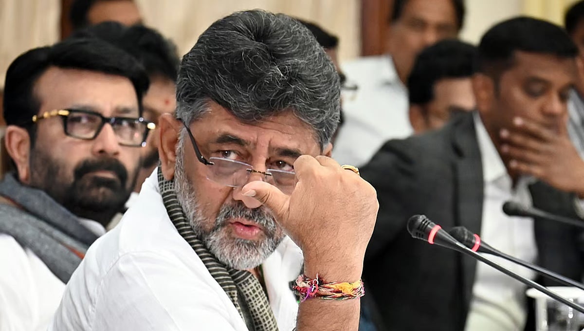 ಬಾಯಿ ಮುಚ್ಚಿಕೊಂಡು ಇರಬೇಕೆಂಬ ಆದೇಶವನ್ನು ಎಲ್ಲರೂ ಪಾಲಿಸಬೇಕು; ನಾನು-ಸಿದ್ದರಾಮಯ್ಯ ಕದ್ದುಮುಚ್ಚಿ ಮಾತನಾಡಿಕೊಂಡಿಲ್ಲ: ಡಿ.ಕೆ ಶಿವಕುಮಾರ್; Video
