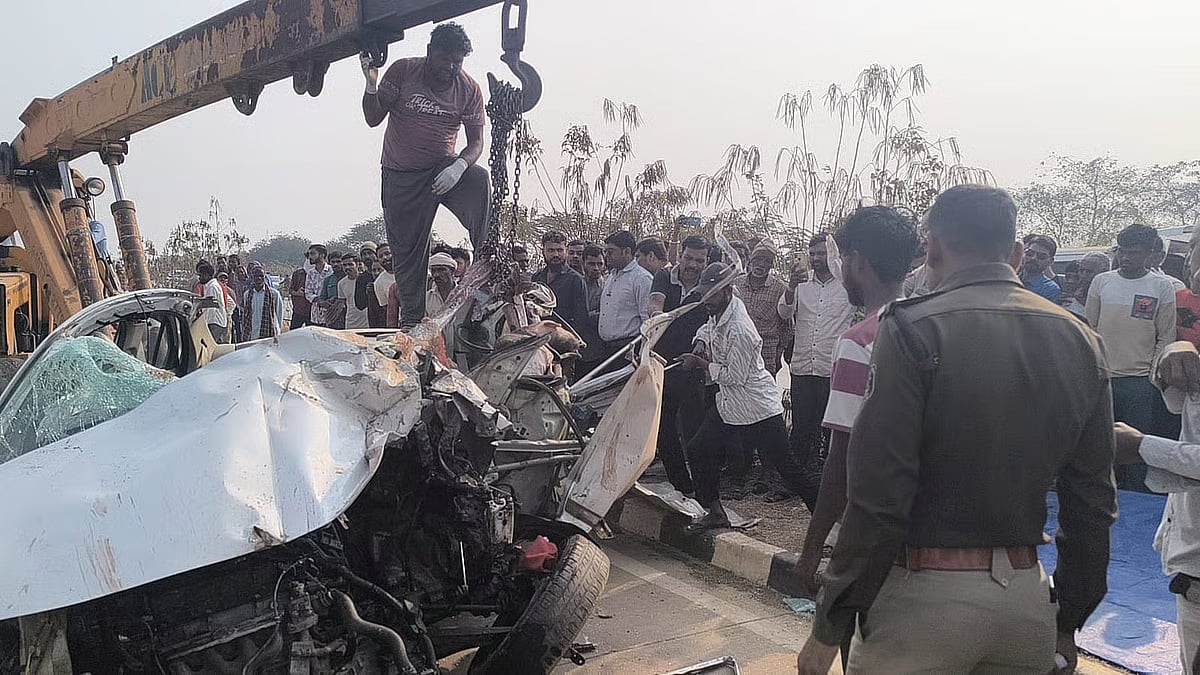 ಛತ್ತೀಸ್‌ಗಢ: ನಿಂತಿದ್ದ ಲಾರಿಗೆ ಕಾರು ಡಿಕ್ಕಿ; ಭೀಕರ ಅಪಘಾತದಲ್ಲಿ ಮೂವರು ಕೋಬ್ರಾ ಸಿಬ್ಬಂದಿ, ಚಾಲಕ ಸಾವು