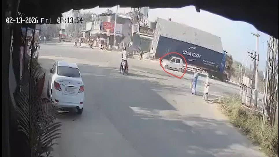 Chittoor-Bengaluru Highway: ಅಡ್ಡ ಬಂದ ಬೈಕರ್: ಅಪಘಾತ ತಪ್ಪಿಸಲು ಹೋದ ಕಂಟೇನರ್ ಕಾರಿನ ಮೇಲೆ ಬಿದ್ದು ಟೆಕ್ಕಿ ಸಾವು! Video