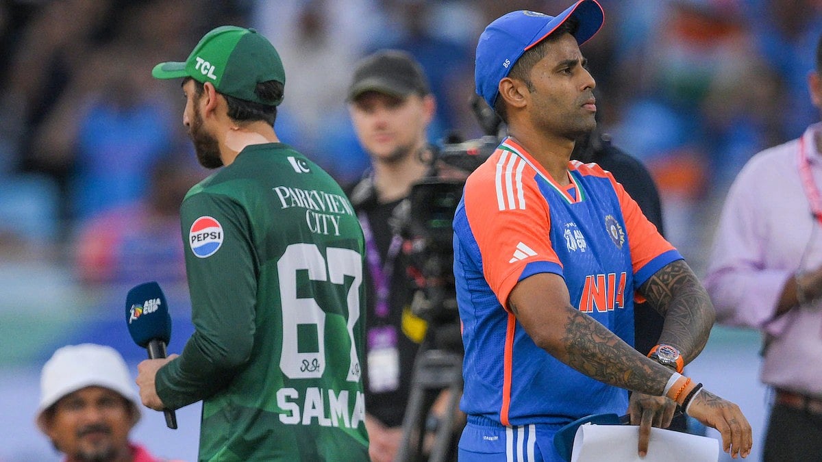 T20 World Cup 2026: ಪಾಕ್ ವಿರುದ್ಧದ ಪಂದ್ಯದಲ್ಲಿ 'ಹ್ಯಾಂಡ್ ಶೇಕ್' ಮಾಡದಿರಲು ಟೀಂ ಇಂಡಿಯಾ ನಿರ್ಧಾರ!