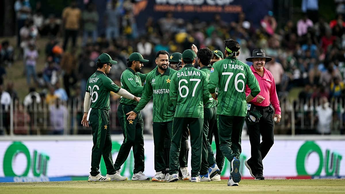 T20 ವಿಶ್ವಕಪ್ 2026: 'ಮಾಡು ಇಲ್ಲವೇ ಮಡಿ'; ನಮೀಬಿಯಾ ವಿರುದ್ಧ ಪಾಕಿಸ್ತಾನಕ್ಕೆ ದಾಖಲೆಯ ಜಯ, ಸೂಪರ್ 8 ಗೆ ಪ್ರವೇಶ!
