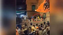 'ಮಸೀದಿಯಲ್ಲಿ ಪ್ರಾರ್ಥನೆ ಮಾಡಲು ಅವಕಾಶ ಕೊಟ್ಟಿದ್ದೀರಿ, ಹಿಂದೂಗಳಿಗೆ ಏಕೆ ತಡೆ?: ಬಾಗಲಕೋಟೆ ಕಲ್ಲೆಸೆತ ಪ್ರದೇಶದಲ್ಲಿ ಪರಿಸ್ಥಿತಿ ಬೂದಿ ಮುಚ್ಚಿದ ಕೆಂಡ; Video