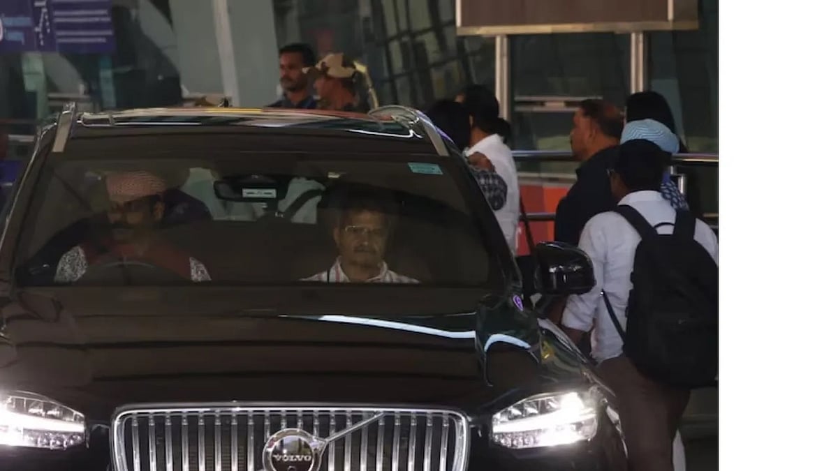 ಉದಯಪುರಕ್ಕೆ ಹೊರಟ ರಶ್ಮಿಕಾ ಮಂದಣ್ಣ-ವಿಜಯ ದೇವರಕೊಂಡ: ಏರ್ ಪೋರ್ಟ್ ಲುಕ್ ಫೋಟೋ ವೈರಲ್ 2 vijaydevarakonda1