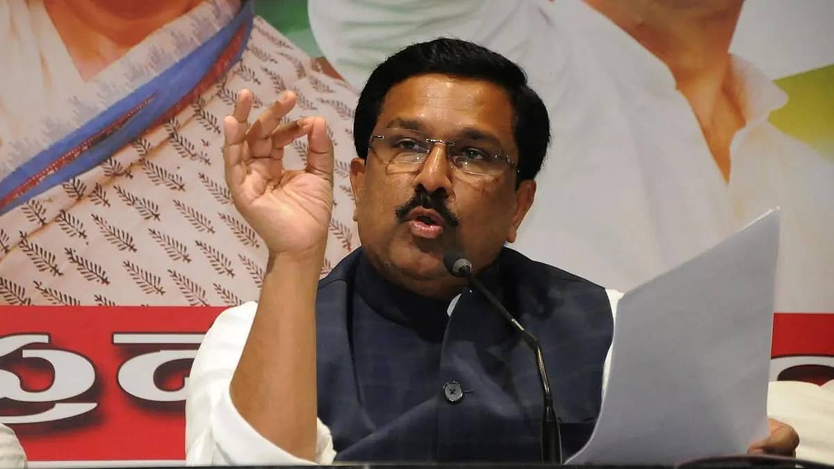 ಮೊಬೈಲ್ ಪಾಸ್ವರ್ಡ್ ನಿನ್ನ ಹೆಂಡ್ತಿಗೆ ಕೊಡ್ತೀಯಾ? ಖಬರಸ್ಥಾನ ಆಸ್ತಿ ಬೇರೆಯವರಿಗೆ ವರ್ಗಾವಣೆಯಾಗಿದ್ದು ಹೇಗೆ? ಸಂಸದ ನಾಸೀರ್ ಹುಸೇನ್