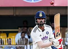 Ranji Trophy final: ಔಕಿಬ್ ನಬಿ ಬೌಲಿಂಗ್ ಮ್ಯಾಜಿಕ್ಗೆ ಬೆರಗಾದ ಕೆ.ಎಲ್ ರಾಹುಲ್; ಆರಂಭದಲ್ಲೇ ಕರ್ನಾಟಕಕ್ಕೆ ಸಂಕಷ್ಟ!