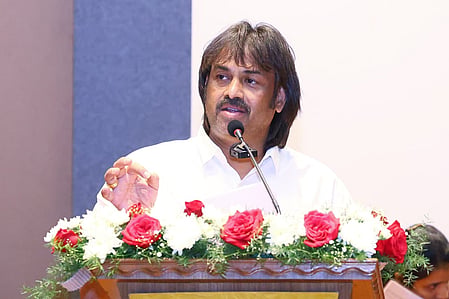 'ದೇವಾಲಯಗಳಿಗಿಂತ ಶಾಲೆಗಳ ಅಭಿವೃದ್ಧಿಗೆ ಹೆಚ್ಚಿನ ಮಹತ್ವ ನೀಡುವ ಮನಸ್ಥಿತಿ ಬೆಳೆಸಿಕೊಳ್ಳಿ'; KPS ನಲ್ಲಿ ಕನ್ನಡ-ಇಂಗ್ಲಿಷ್ ಮಾಧ್ಯಮದಲ್ಲಿ ಶಿಕ್ಷಣ: ಮಧು ಬಂಗಾರಪ್ಪ