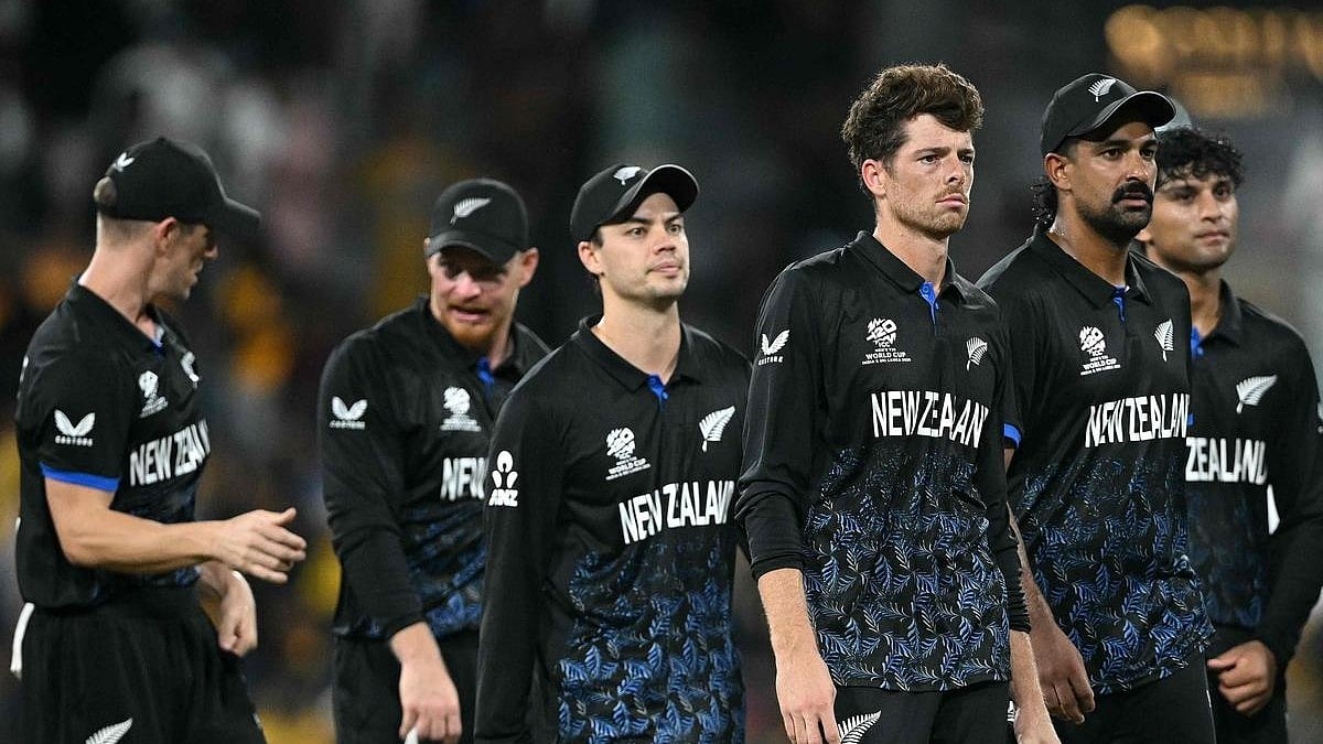 T20 World Cup 2026: ಇಂಗ್ಲೆಂಡ್ ವಿರುದ್ಧ ಗೆಲ್ಲುವ ಪಂದ್ಯ ಕೈಚೆಲ್ಲಿದ ಕಿವೀಸ್, ಪಾಕ್ ಸೆಮಿಸ್ ಕನಸು ಜೀವಂತ!