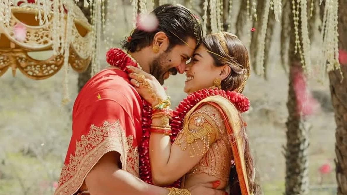 ಮದುವೆ ಸಂಭ್ರಮ ಖುಷಿ: ಕರ್ನಾಟಕ ಸೇರಿ ದೇಶದ ಕೆಲವು ದೇವಸ್ಥಾನಗಳಲ್ಲಿ ಸಿಹಿ ಹಂಚಿ ರಶ್ಮಿಕಾ-ವಿಜಯ್ ದಂಪತಿಯಿಂದ ಅನ್ನದಾನ