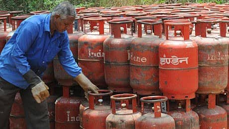 ಹೋಟೆಲ್ ಉದ್ಯಮಕ್ಕೆ ಬಿಗ್ ರಿಲೀಫ್; ವಾಣಿಜ್ಯ LPG ಪೂರೈಕೆ ಮೇಲಿನ ನಿರ್ಬಂಧ ಸಂಪೂರ್ಣ ರದ್ದು..!