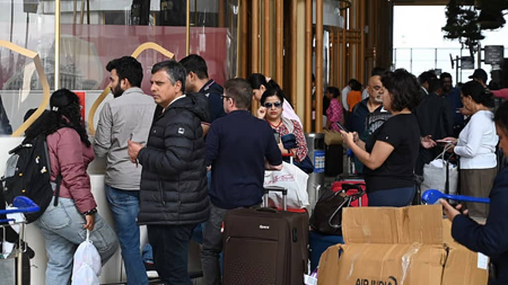 Iran-Israel war: ಬೆಂಗಳೂರಿನಲ್ಲಿ 40ಕ್ಕೂ ಹೆಚ್ಚು ವಿಮಾನ ರದ್ದು, ಸಂಕಷ್ಟದಲ್ಲಿ ಪ್ರಯಾಣಿಕರು