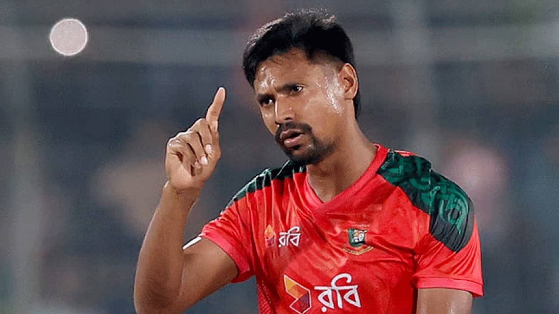 ಬಾಂಗ್ಲಾದೇಶದ ವೇಗಿ ಮುಸ್ತಾಫಿಜುರ್ ರೆಹಮಾನ್ಗಾಗಿ ಬೇಡಿಕೆ ಇಟ್ಟ IPL ಫ್ರಾಂಚೈಸಿಗಳು!