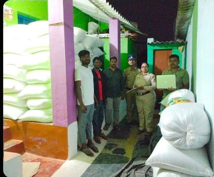 ಪಡಿತರ ಅಕ್ಕಿ ಅಕ್ರಮ ಸಾಗಾಟ: ಬಳ್ಳಾರಿಯಲ್ಲಿ ಪೊಲೀಸರ ಭರ್ಜರಿ ಕಾರ್ಯಾಚರಣೆ, 2 ತಿಂಗಳಲ್ಲಿ 50ಕ್ಕೂ ಹೆಚ್ಚು ಮಂದಿ ಬಂಧನ