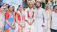 ದಾಂಪತ್ಯ ಜೀವನಕ್ಕೆ ಕಾಲಿಟ್ಟ ಸ್ಟಾರ್ ಕ್ರಿಕೆಟಿಗ, ಕನ್ನಡಿಗ Vaishak Vijayakumar; ಹುಡುಗಿ ಯಾರು ಗೊತ್ತಾ? Video