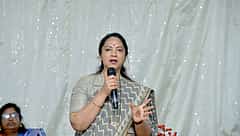 ಧರ್ಮಸ್ಥಳ ಪ್ರಕರಣ: ಫೀಲ್ಡ್ ಗಿಳಿದ ಮಹಿಳಾ ಆಯೋಗ; ಕಾಣೆಯಾದವರು ಎಲ್ಲಿ ಹೋದರು? ಸಾವು ಸಂಭವಿಸಿದ್ದು ಹೇಗೆ? ಮಾಹಿತಿ ನೀಡಿ- ಡಾ.ನಾಗಲಕ್ಷ್ಮಿ ಚೌಧರಿ 