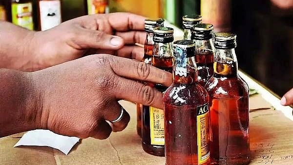 ಸುಂಕದ ಶಾಕ್: ಮದ್ಯದಲ್ಲಿರುವ ಆಲ್ಕೋಹಾಲ್ ಅಂಶ ಆಧರಿಸಿ ತೆರಿಗೆ, 45000 ಕೋಟಿ ರೂ ಸಂಗ್ರಹದ ಗುರಿ!