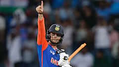 T20 world cup Final: ಕಿವೀಸ್ ಬೌಲರ್ ಗಳ ಅಟ್ಟಾಡಿಸಿದ ಅಭಿಷೇಕ್ ಶರ್ಮಾ- ಸಂಜು ಸ್ಯಾಮ್ಸನ್; ಪಾಕ್ ದಾಖಲೆ ಪುಡಿ!