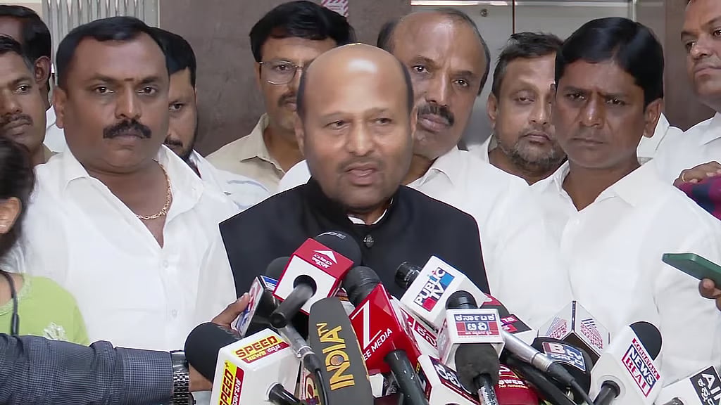 ನಾನು IAS, KAS ಅಧಿಕಾರಿಯಲ್ಲ, ಜನಪ್ರತಿನಿಧಿ: ಬಜೆಟ್ ಕುರಿತ ಹೇಳಿಕೆ ಸಮರ್ಥಿಸಿಕೊಂಡ ಇಕ್ಬಾಲ್ ಹುಸೇನ್!