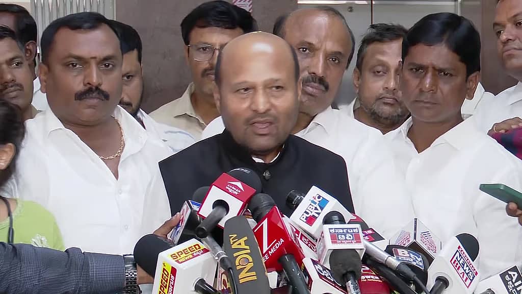 ನಾನು IAS, KAS ಅಧಿಕಾರಿಯಲ್ಲ, ಜನಪ್ರತಿನಿಧಿ: ಬಜೆಟ್ ಕುರಿತ ಹೇಳಿಕೆ ಸಮರ್ಥಿಸಿಕೊಂಡ ಇಕ್ಬಾಲ್ ಹುಸೇನ್!