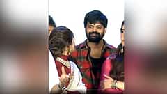 Video: 'ಶ್ರೀಲೀಲಾ ಫೋನ್ ಕೊಟ್ಟಿದ್ರು..  ಹಿಡ್ಕೊಂಡಿದ್ದೆ ಅಷ್ಟೇ.. ಅಲ್ಲೇನೂ ಆಗಿಲ್ಲ.. ನಾನೇನೂ ಮಾಡಿಲ್ಲ..': ನಟನ ಸ್ಪಷ್ಟನೆ
