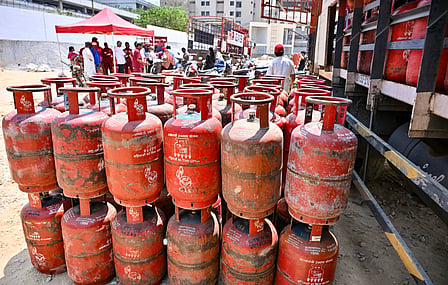 LPG ಕೊರತೆ ಇದೆ: ಕೊನೆಗೂ ಹೈಕೋರ್ಟ್‌ನಲ್ಲಿ ಒಪ್ಪಿಕೊಂಡ ಕೇಂದ್ರ ಸರ್ಕಾರ!