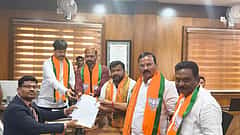 ದಾವಣಗೆರೆ ದಕ್ಷಿಣ ಉಪಚುನಾವಣೆ: BJP ಅಭ್ಯರ್ಥಿ ಶ್ರೀನಿವಾಸ್ ನಾಮಪತ್ರ ಸಲ್ಲಿಕೆ, ಗೆಲ್ಲುವ ವಿಶ್ವಾಸ