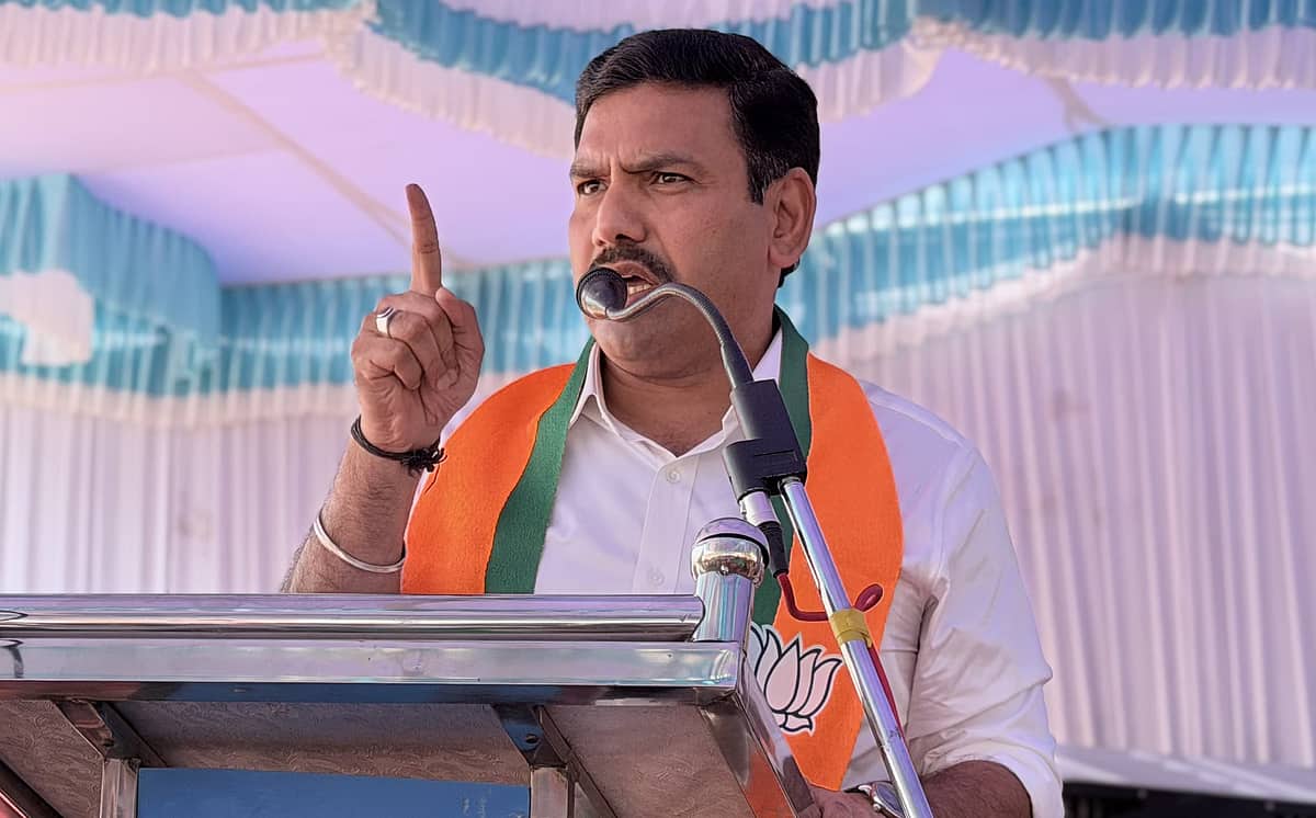 IPL ಟಿಕೆಟ್ ವಿವಾದ: ರಾಜಕೀಯ ವಲಯದಲ್ಲಿ ಕಾವೇರಿದ ಚರ್ಚೆ; ಶಾಸಕರ ಬೇಡಿಕೆಗೆ ವಿಜಯೇಂದ್ರ ವಿರೋಧ