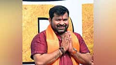 ದಾವಣಗೆರೆ ಉಪಚುನಾವಣೆ: BJP ಅಭ್ಯರ್ಥಿ ಶ್ರೀನಿವಾಸ್ ಆಸ್ತಿ ವಿವರ ಘೋಷಣೆ; ಚರಾಸ್ತಿ, ಸ್ಥಿರಾಸ್ತಿ ಎಷ್ಟಿದೆ ಗೊತ್ತಾ..?