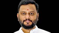 ಬೇರೆ ಗಣಪತಿಗಳ ವಿಸರ್ಜನೆಗೆ ಇಲ್ಲದ ಅಡ್ಡಿ ಪೆಂಡಾಲ್ ಗಣೇಶನಿಗೆ ಯಾಕೆ: ಡಿಸಿ ನಡೆಗೆ JDS ಶಾಸಕ ಸ್ವರೂಪ್ ಪ್ರಕಾಶ್ ಗರಂ- ಪ್ರತಿಭಟನೆ ಎಚ್ಚರಿಕೆ