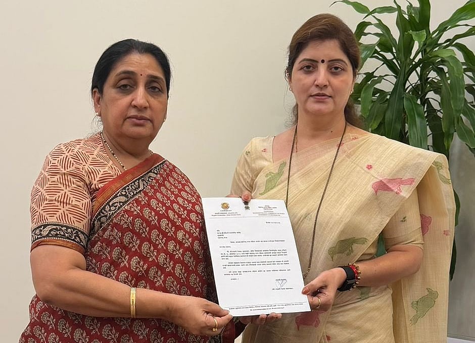 ಅತ್ಯಾಚಾರ ಆರೋಪಿ ಜತೆ ನಂಟು: ಮಹಾರಾಷ್ಟ್ರ ಮಹಿಳಾ ಆಯೋಗದ ಅಧ್ಯಕ್ಷೆ ರೂಪಾಲಿ ಚಕಂಕರ್ ರಾಜೀನಾಮೆ