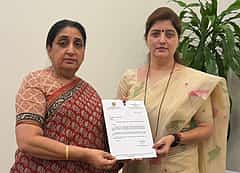 ಅತ್ಯಾಚಾರ ಆರೋಪಿ ಜತೆ ನಂಟು: ಮಹಾರಾಷ್ಟ್ರ ಮಹಿಳಾ ಆಯೋಗದ ಅಧ್ಯಕ್ಷೆ ರೂಪಾಲಿ ಚಕಂಕರ್‌ ರಾಜೀನಾಮೆ