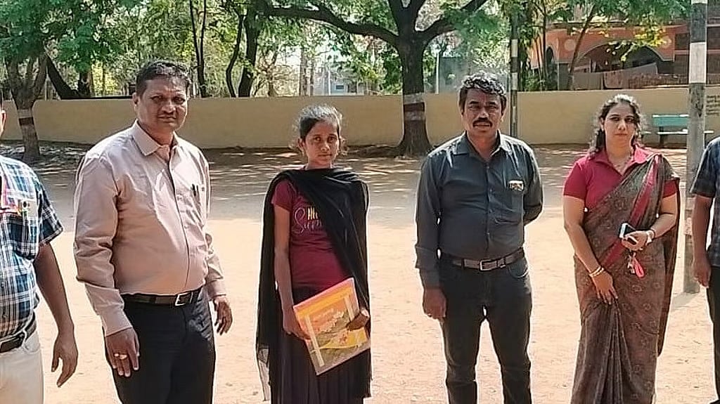 ವಿದ್ಯಾಭ್ಯಾಸಕ್ಕೆ ಅಡ್ಡಿಯಾದ ಬಡತನ: ಮಾನವೀಯತೆ ಮೆರೆದ ಶಿಕ್ಷಣ ಇಲಾಖೆ; ಕೂಲಿ ಕೆಲಸಕ್ಕೆ ಹೋಗಿದ್ದ ವಿದ್ಯಾರ್ಥಿ ಕರೆತಂದು ಪರೀಕ್ಷೆ ಬರೆಸಿದ ಅಧಿಕಾರಿಗಳು..!