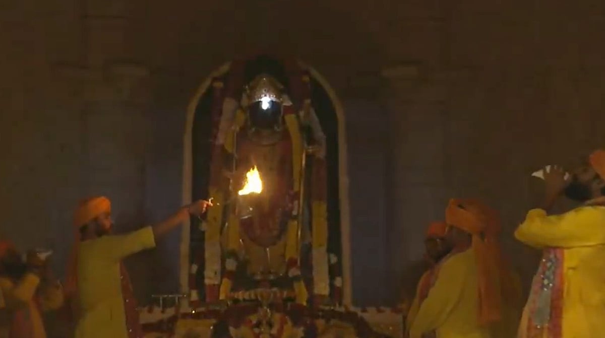 ಅಯೋಧ್ಯೆ ರಾಮಮಂದಿರದಲ್ಲಿ ದಿವ್ಯ ಕ್ಷಣ: ಬಾಲ ರಾಮನ ಹಣೆ ಬೆಳಗಿದ ಸೂರ್ಯ ತಿಲಕ..! Video
