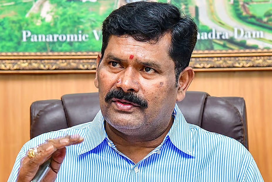 ಕುಮಾರಸ್ವಾಮಿ-ಅಮಿತ್ ಶಾ ಭೇಟಿ ಮಾಡಲು ನಮ್ಮ ನಾಯಕರು ಹೋಗಿಲ್ಲ; ಪಾರ್ಟಿ ಕಚೇರಿಯಲ್ಲಿ ಕಸ ಹೊಡೆಯುವುದಕ್ಕೂ ರೆಡಿ: ಶಿವರಾಜ್ ತಂಗಡಗಿ