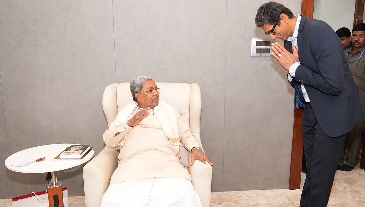 ನಮ್ಮ ರಾಜಕೀಯ ಸಂಸ್ಕೃತಿ ಎಷ್ಟು ಕೆಳಮಟ್ಟಕ್ಕೆ ಇಳಿದಿದೆ; ದೇಶಕ್ಕೆ ಸೇವೆ ಮಾಡಿದವರು ತಲೆಬಾಗಬೇಕೆ? ಸೋಷಿಯಲ್ ಮೀಡಿಯಾದಲ್ಲಿ ಕಿಚ್ಚು ಹಚ್ಚಿದ ಫೋಟೋ!