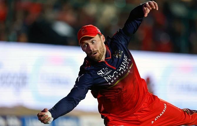 IPL 2026: RCBಗೆ ದೊಡ್ಡ ಆಘಾತ; ಡೆಲ್ಲಿ ವಿರುದ್ಧದ ಪಂದ್ಯಕ್ಕೂ ಫಿಲ್ ಸಾಲ್ಟ್ ಅಲಭ್ಯ