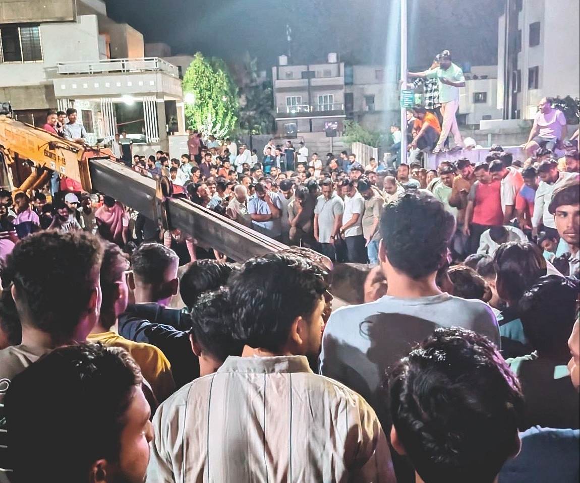 ಮಹಾರಾಷ್ಟ್ರ: ನಾಸಿಕ್ ಬಳಿ ಬಾವಿಗೆ ಬಿದ್ದ ಕಾರು; ಒಂದೇ ಕುಟುಂಬದ 9 ಮಂದಿ ಸಾವು; Video