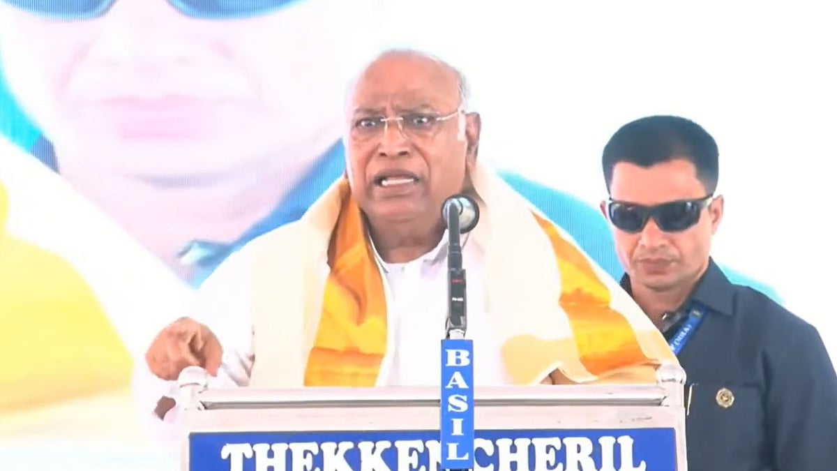 ಗುಜರಾತ್ ಜನರು ಅನಕ್ಷರಸ್ಥರು..; ಮೋದಿ, ಪಿಣರಾಯಿ ವಿಜಯನ್ ಜನರ ದಾರಿ ತಪ್ಪಿಸಿದ್ದಾರೆ: Mallikarjun Kharge