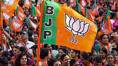 ಬಾಗಲಕೋಟೆ ಉಪಚುನಾವಣೆ: BJP ಅಭ್ಯರ್ಥಿ ವಿರುದ್ಧ ಕರಪತ್ರ ಹಂಚಿಕೆ; ಇಬ್ಬರು ಪೊಲೀಸ್ ಅಧಿಕಾರಿಗಳ ಎತ್ತಂಗಡಿ!