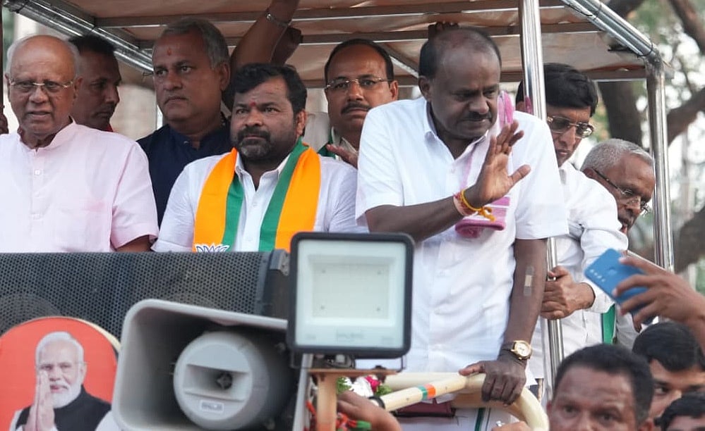 ಸಿದ್ದರಾಮಯ್ಯನವರು ಪಕ್ಷ ಕಟ್ಟಿ ತೋರಿಸಲಿ ನೋಡೋಣ; ಕಾಂಗ್ರೆಸ್ ಅಧಿಕಾರದಲ್ಲಿರುತ್ತಿದ್ದರೆ LPGಯಂತಹ ಸಮಸ್ಯೆಗೆ ಏನು ಮಾಡುತ್ತಿತ್ತು?: HDK