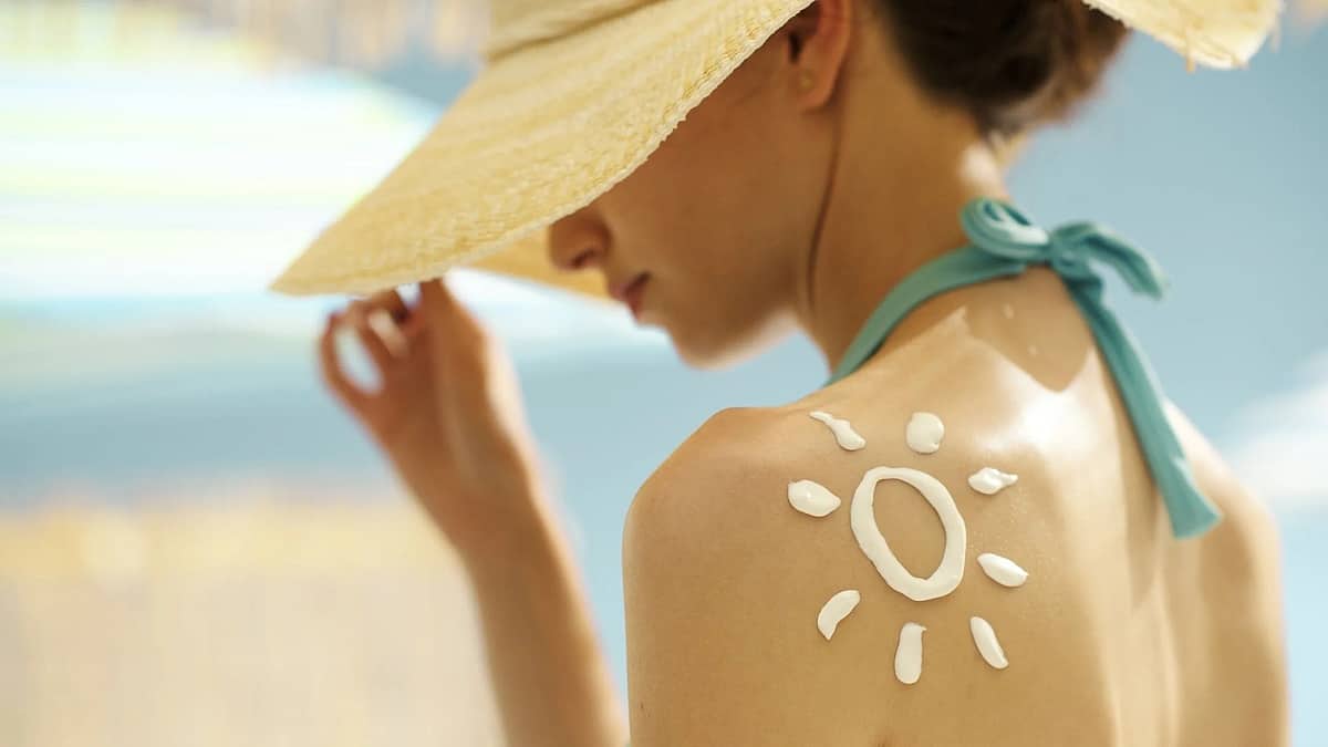UVA, UVB ಕಿರಣಗಳ ಅಪಾಯ: ಬಿಸಿಲಿನಲ್ಲಿದ್ದಾಗಷ್ಟೇ ಅಲ್ಲ, ಮನೆಯೊಳಗಿದ್ದಾಗಲೂ ಸನ್ಸ್ಕ್ರೀನ್ ಹಚ್ಚಬೇಕು..!