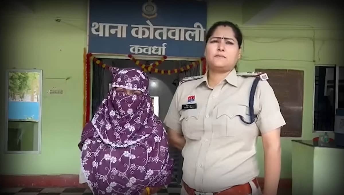 Video: ಸಾಮಾಜಿಕ ಜಾಲತಾಣದಲ್ಲಿ ಅಪ್ರಾಪ್ತ ಬಾಲಕನ ಜತೆ ಸ್ನೇಹ; ಹೋಟೆಲ್ಗೆ ಕರೆಸಿ ಅತ್ಯಾಚಾರ ಎಸಗಿದ ವಿವಾಹಿತ ಮಹಿಳೆಯ ಬಂಧನ!